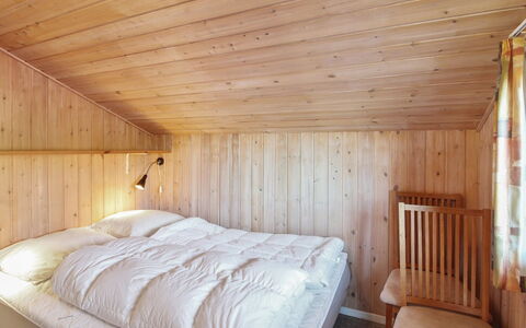 Diderik - 300M from the Sea: Chambre, Bois, Sol, Sol, Design Intérieur, Lit, Plafond, Meubles, Pièce, Drap De Lit