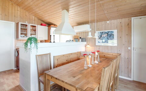 Diderik - 300M from the Sea: Bois, Toit, Architecture, Domicile, Maison, Chalet, Siding, Dur, Pente, Biens