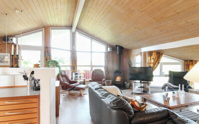 Diderik - 300M from the Sea
