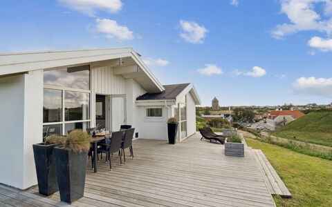 Ohto - 281M from the Sea: Bois, Tache De Bois, Planche, Dur, Chalet, Plate-Forme, Siding, Ombre, Parquet, Batiments Jardin