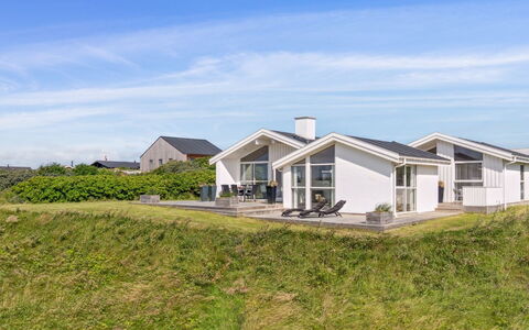 Ohto - 281M from the Sea: Bois, Tache De Bois, Planche, Dur, Chalet, Plate-Forme, Siding, Ombre, Parquet, Batiments Jardin