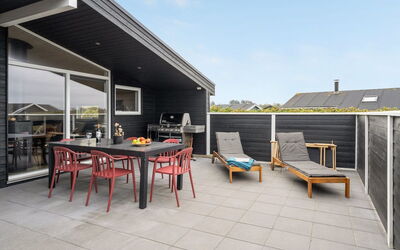 Eevert - 300M from the Sea