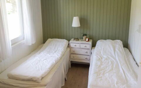 Gerlef - 382M from the Sea: Bois, Meubles, Sol, Sol, Chambre, Design Intérieur, Lit, Drap De Lit, Literie, Cadre De Lit