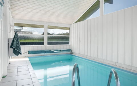 Venja - 200M from the Sea: Architecture, Toit, Domicile, Composite, Daylighting, Siding, Allée
