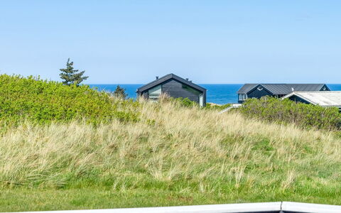 Venja - 200M from the Sea: Architecture, Toit, Domicile, Composite, Daylighting, Siding, Allée