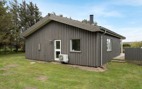 Aarthi - 637M from the Sea: 