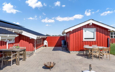 Skrallan - 400M from the Sea: Architecture, Toit, Domicile, Composite, Daylighting, Siding, Allée