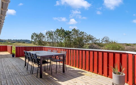 Skrallan - 400M from the Sea: Architecture, Toit, Domicile, Composite, Daylighting, Siding, Allée