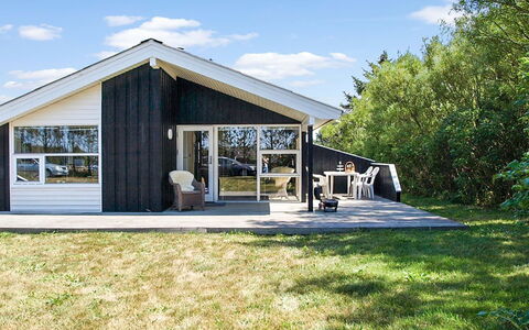 Tia - 900M from the Sea: Bois, Toit, Architecture, Domicile, Maison, Chalet, Siding, Dur, Pente, Biens