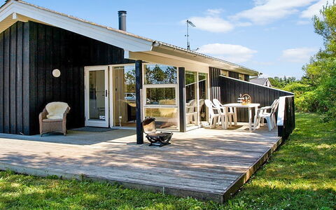 Tia - 900M from the Sea: Bois, Toit, Architecture, Domicile, Maison, Chalet, Siding, Dur, Pente, Biens