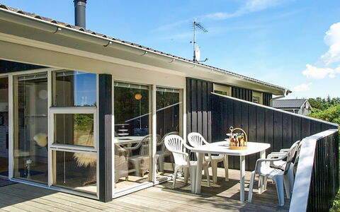 Tia - 900M from the Sea: Bois, Toit, Architecture, Domicile, Maison, Chalet, Siding, Dur, Pente, Biens