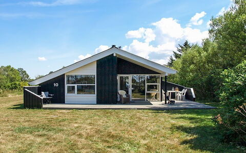 Tia - 900M from the Sea: Bois, Toit, Architecture, Domicile, Maison, Chalet, Siding, Dur, Pente, Biens