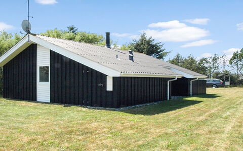 Tia - 900M from the Sea: Bois, Toit, Architecture, Domicile, Maison, Chalet, Siding, Dur, Pente, Biens