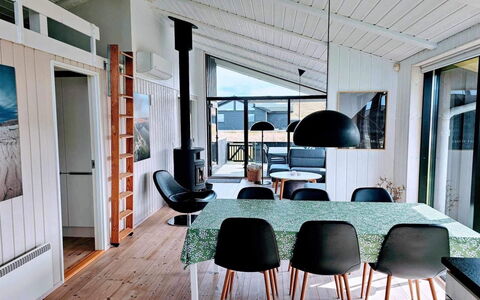 Auvo - 600M from the Sea: Maison, Domicile, Zone Résidentielle, Toit, Chalet, Lot Terre, Biens, Cour, Jardin, Siding