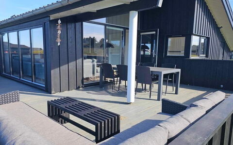 Auvo - 600M from the Sea: Maison, Domicile, Zone Résidentielle, Toit, Chalet, Lot Terre, Biens, Cour, Jardin, Siding
