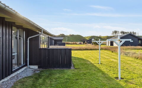Auvo - 600M from the Sea: Maison, Domicile, Zone Résidentielle, Toit, Chalet, Lot Terre, Biens, Cour, Jardin, Siding