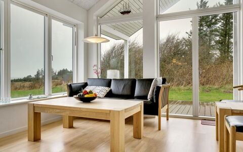Swarthofthi - 1.5Km from the Sea: Meubles, Sol, Design Intérieur, Sol, Bois, Parquet, Plafond, Salon, Canapé, Table