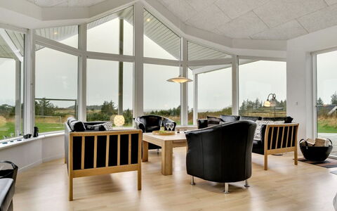 Swarthofthi - 1.5Km from the Sea: Design Intérieur, Plafond, Bois, Sol, Sol, Meubles, Chaise, Salon, Domicile, Pièce