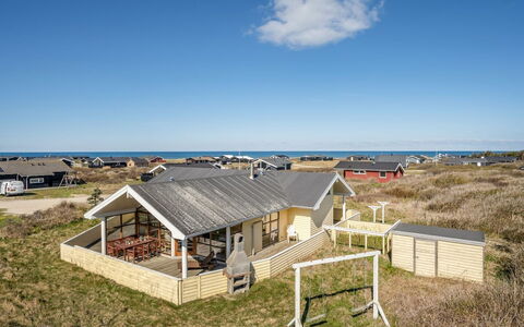 Fam - 300M from the Sea: Design Intérieur, Plafond, Appartement, Sol, Meubles, Sol, Pièce, Éclairage, Domicile, Canapé