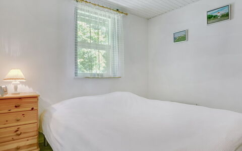 Marsa - 1.5Km from the Sea: Bois, Chambre, Sol, Design Intérieur, Plafond, Sol, Lit, Literie, Drap De Lit, Meubles