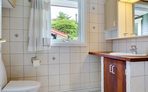 Sorja - 420M from the Sea: Luminaire Plomberie, Évier, Sol, Lavabo, Sol, Robinet, Plomberie, Salle De Bains, Design Intérieur, Porte