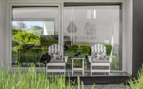 Vilda - 416M from the Sea: Meubles, Design Intérieur, Chaise, Domicile, Mobilier De Jardin, Jardin, Pot De Fleur, Plante D'Appartement, Structure En Plein Air, Patio