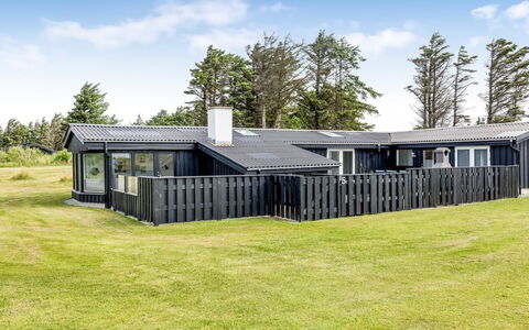 Albert - 340M from the Sea: Toit, Domicile, Maison, Lot Terre, Chalet, Biens, Ombre, Aménagement Paysager, Cour, Jardin