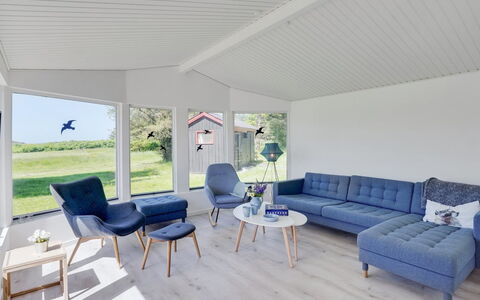 Albert - 340M from the Sea: Meubles, Canapé, Design Intérieur, Salon, Bois, Sol, Sol, Domicile, Plafond