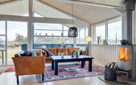 Ailika - 300M from the Sea: Meubles, Design Intérieur, Bois, Canapé, Plafond, Sol, Salon, Sol, Domicile, Éclairage