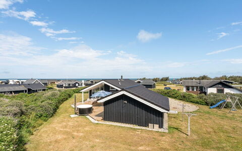 Lex - 150M from the Sea: Design Intérieur, Plafond, Appartement, Sol, Meubles, Sol, Pièce, Éclairage, Domicile, Canapé