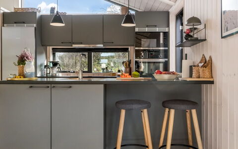Talitha - 1.5Km from the Sea: Cuisine, Meubles, Appareil De Cuisine, Comptoir, Design Intérieur, Principaux Appliance, Électroménager, Sol, Luminaire, Éclairage