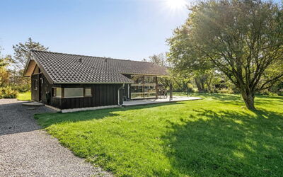Emeli - 1.3Km from the Sea