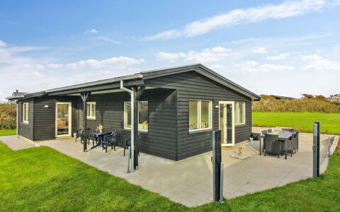 Benda - 348M from the Sea: Chalet, Domicile, Maison, Toit, Porche, Biens, Siding, Batiments Jardin, Ferme, Cour