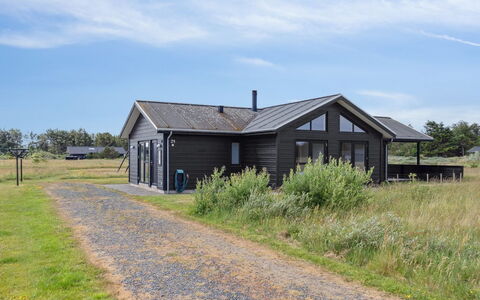 Fader - 950M from the Sea: Végétation, Arbuste, Printemps, Chalet, Jardin, Ombre, Arrière-Cour, Cour, Chaise