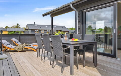 Fader - 950M from the Sea: Végétation, Arbuste, Printemps, Chalet, Jardin, Ombre, Arrière-Cour, Cour, Chaise