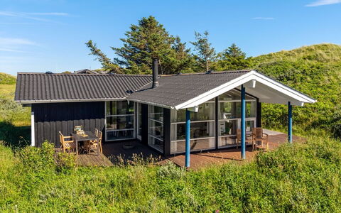 Wilma - 400M from the Sea: Chalet, Lot Terre, Cabane En Rondins, Rive, Réservoir, Cabanon, Batiments Jardin, Du Son, Des Bois