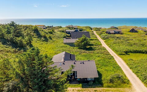 Wilma - 400M from the Sea: Chalet, Lot Terre, Cabane En Rondins, Rive, Réservoir, Cabanon, Batiments Jardin, Du Son, Des Bois