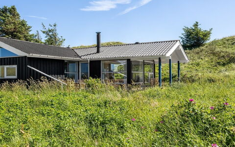 Wilma - 400M from the Sea: Chalet, Lot Terre, Cabane En Rondins, Rive, Réservoir, Cabanon, Batiments Jardin, Du Son, Des Bois