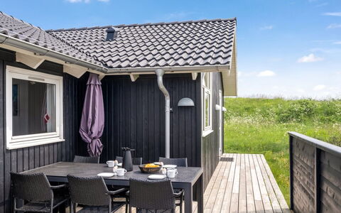 Frejdis - 1.1Km from the Sea: Bois, Maison, Domicile, Porte, Toit, Chalet, Porche, Siding, Plate-Forme, Dur