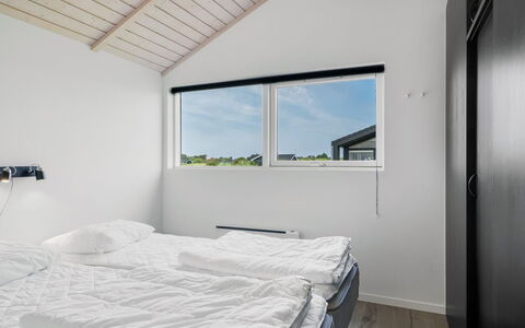 Frejdis - 1.1Km from the Sea: Siding, Daylighting, Chambre, Literie, Lit