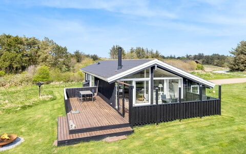 Wante - 900M from the Sea: Maison, Domicile, Porte, Toit, Chalet, Biens, Jardin, Ombre, Siding, Cour