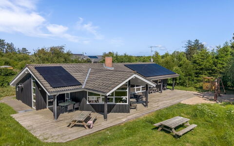 Winder - 1.3Km from the Sea: Chalet, Domicile, Maison, Toit, Porche, Biens, Siding, Batiments Jardin, Ferme, Cour