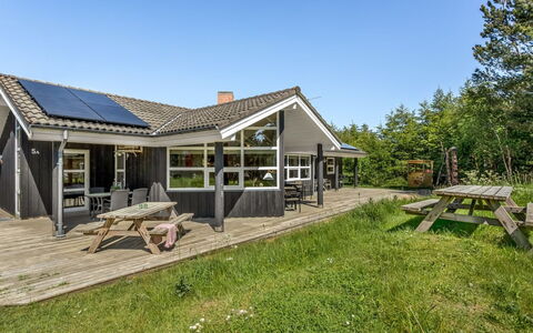 Winder - 1.3Km from the Sea: Chalet, Domicile, Maison, Toit, Porche, Biens, Siding, Batiments Jardin, Ferme, Cour