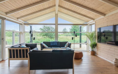 Heriest - 1.2Km from the Sea: Bois, Plafond, Sol, Sol, Porche, Design Intérieur, Parquet, Porte, Dur, Chaise