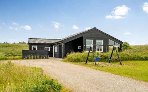 Grith - 1Km from the Sea: Bois, Toit, Maison, Chalet, Porte, Domicile, Siding, Lot Terre, Batiments Jardin, Cabanon