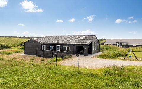 Grith - 1Km from the Sea: Bois, Toit, Maison, Chalet, Porte, Domicile, Siding, Lot Terre, Batiments Jardin, Cabanon