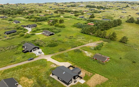 Grith - 1Km from the Sea: Bois, Toit, Maison, Chalet, Porte, Domicile, Siding, Lot Terre, Batiments Jardin, Cabanon