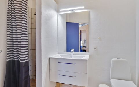 Riika - 425M from the Sea: Sol, Sol, Mur, Luminaire Plomberie, Salle De Bains, Design Intérieur, Lavabo, Plafond, Toilette, Armoire De Toilette