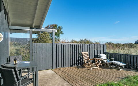 Bothilda - 660M from the Sea: 