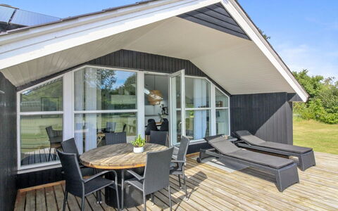 Harmen - 1.1Km from the Sea: Design Intérieur, Plafond, Appartement, Sol, Meubles, Sol, Pièce, Éclairage, Domicile, Canapé